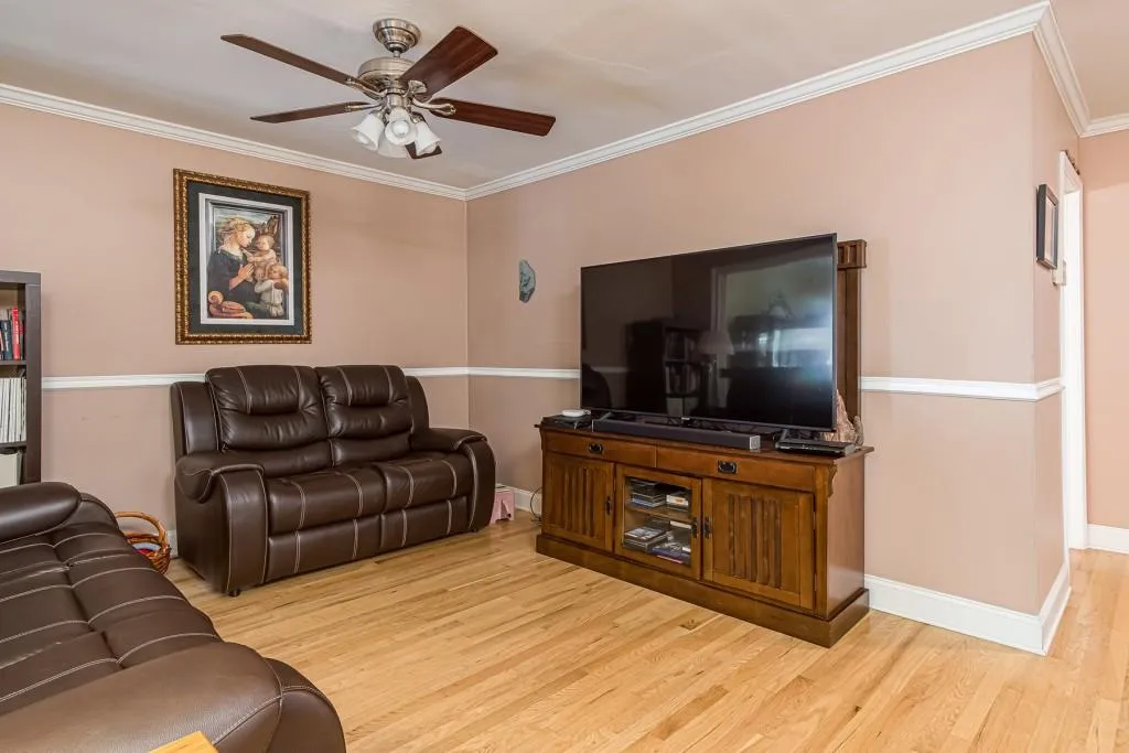 305 Dunwoody Chace, Sandy Springs, Georgia 30328, 3 Bedrooms Bedrooms, ,2 BathroomsBathrooms,Residential,Sold,305 Dunwoody Chace,6834649