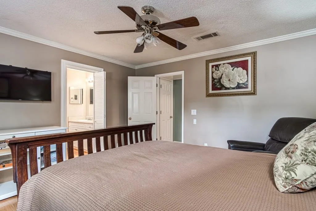 305 Dunwoody Chace, Sandy Springs, Georgia 30328, 3 Bedrooms Bedrooms, ,2 BathroomsBathrooms,Residential,Sold,305 Dunwoody Chace,6834649