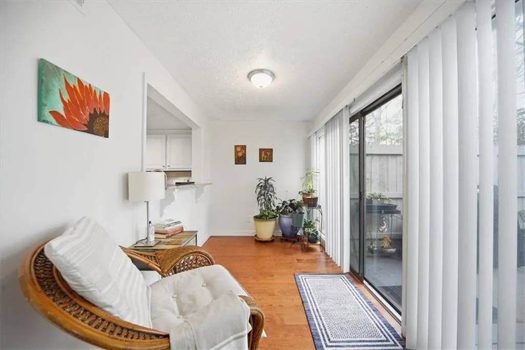 7750 Roswell Road Unit 9b, Sandy Springs, Georgia 30350, 3 Bedrooms Bedrooms, ,2 BathroomsBathrooms,Residential,For Sale,7750 Roswell Road Unit 9b,7734287