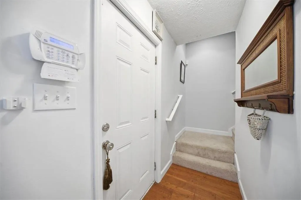 7750 Roswell Road Unit 9b, Sandy Springs, Georgia 30350, 3 Bedrooms Bedrooms, ,2 BathroomsBathrooms,Residential,For Sale,7750 Roswell Road Unit 9b,7734287