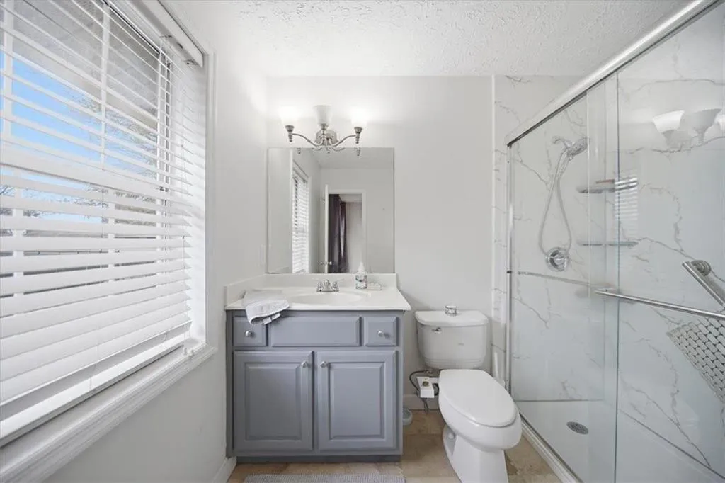 7750 Roswell Road Unit 9b, Sandy Springs, Georgia 30350, 3 Bedrooms Bedrooms, ,2 BathroomsBathrooms,Residential,For Sale,7750 Roswell Road Unit 9b,7734287