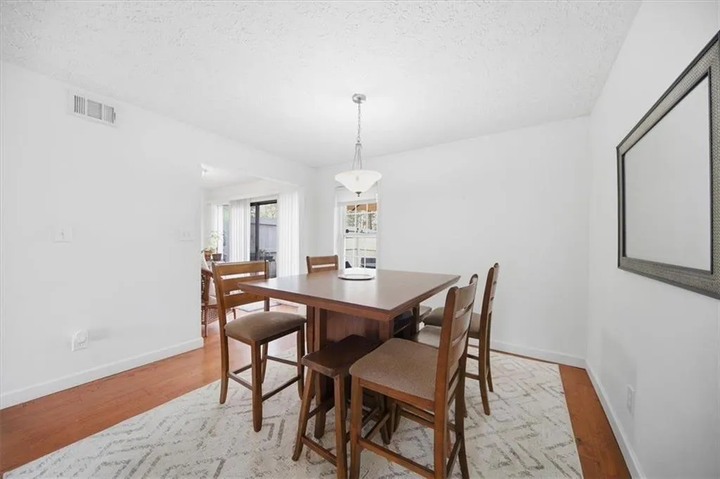 7750 Roswell Road Unit 9b, Sandy Springs, Georgia 30350, 3 Bedrooms Bedrooms, ,2 BathroomsBathrooms,Residential,For Sale,7750 Roswell Road Unit 9b,7734287