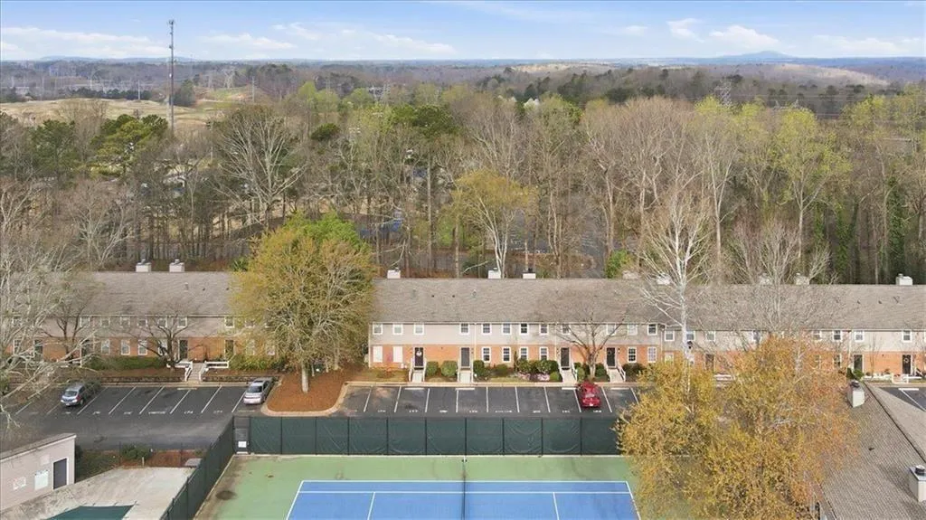 7750 Roswell Road Unit 9b, Sandy Springs, Georgia 30350, 3 Bedrooms Bedrooms, ,2 BathroomsBathrooms,Residential,For Sale,7750 Roswell Road Unit 9b,7734287