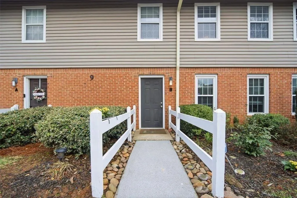 7750 Roswell Road Unit 9b, Sandy Springs, Georgia 30350, 3 Bedrooms Bedrooms, ,2 BathroomsBathrooms,Residential,For Sale,7750 Roswell Road Unit 9b,7734287