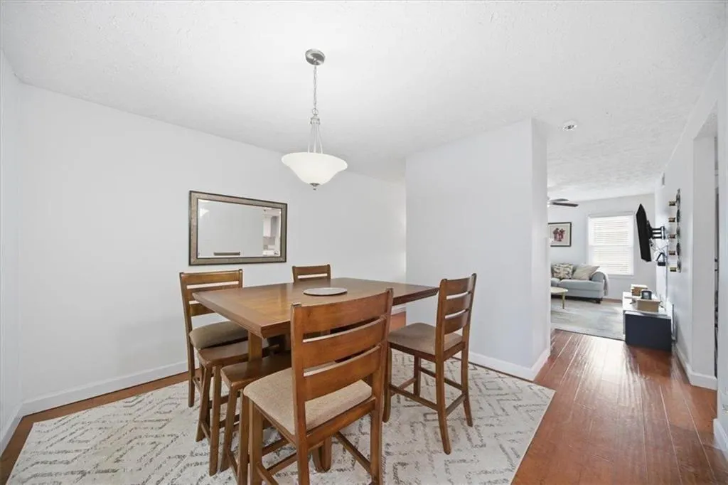 7750 Roswell Road Unit 9b, Sandy Springs, Georgia 30350, 3 Bedrooms Bedrooms, ,2 BathroomsBathrooms,Residential,For Sale,7750 Roswell Road Unit 9b,7734287