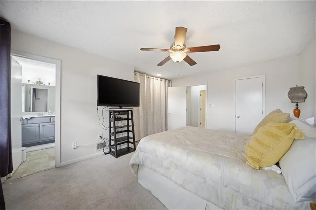 7750 Roswell Road Unit 9b, Sandy Springs, Georgia 30350, 3 Bedrooms Bedrooms, ,2 BathroomsBathrooms,Residential,For Sale,7750 Roswell Road Unit 9b,7734287