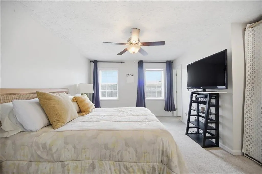 7750 Roswell Road Unit 9b, Sandy Springs, Georgia 30350, 3 Bedrooms Bedrooms, ,2 BathroomsBathrooms,Residential,For Sale,7750 Roswell Road Unit 9b,7734287