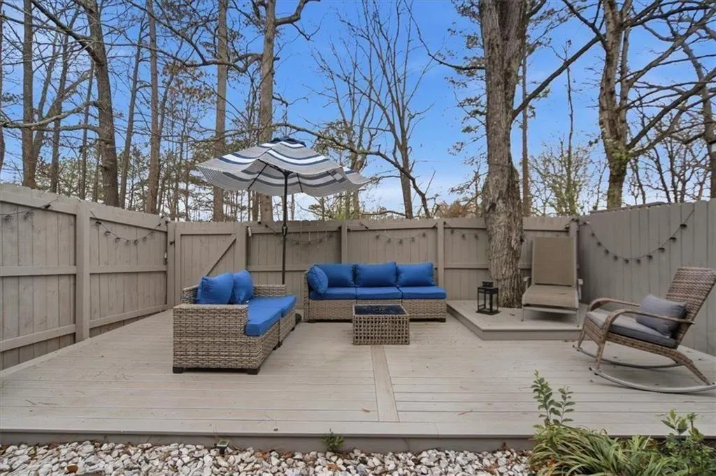7750 Roswell Road Unit 9b, Sandy Springs, Georgia 30350, 3 Bedrooms Bedrooms, ,2 BathroomsBathrooms,Residential,For Sale,7750 Roswell Road Unit 9b,7734287