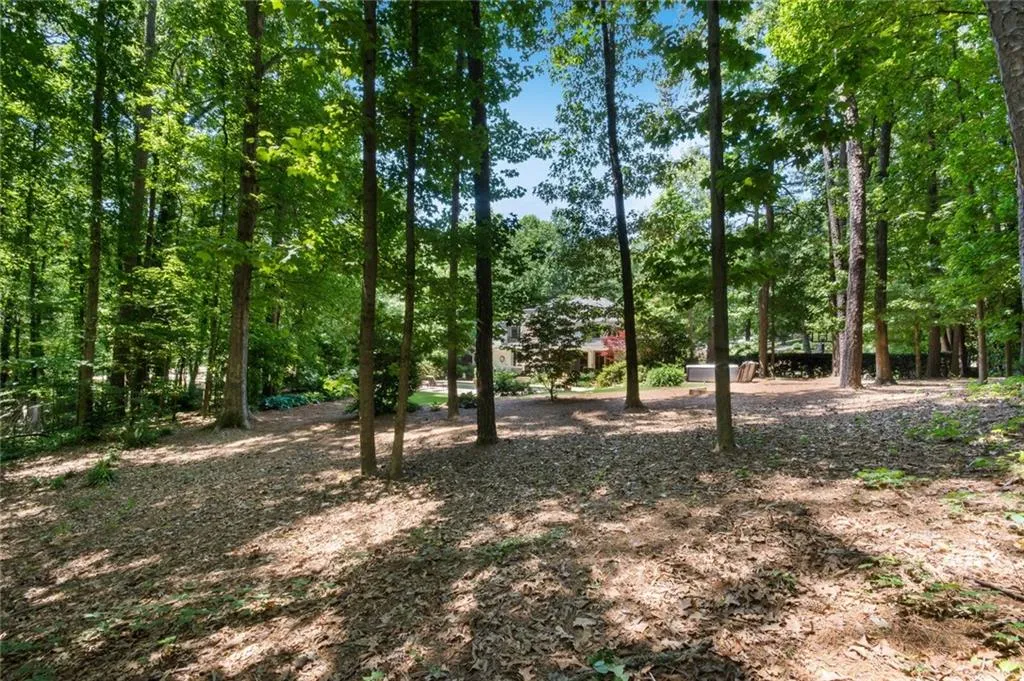 5655 Lake Island Drive, Sandy Springs, Georgia 30327, 6 Bedrooms Bedrooms, ,5 BathroomsBathrooms,Residential,Sold,5655 Lake Island Drive,6727347