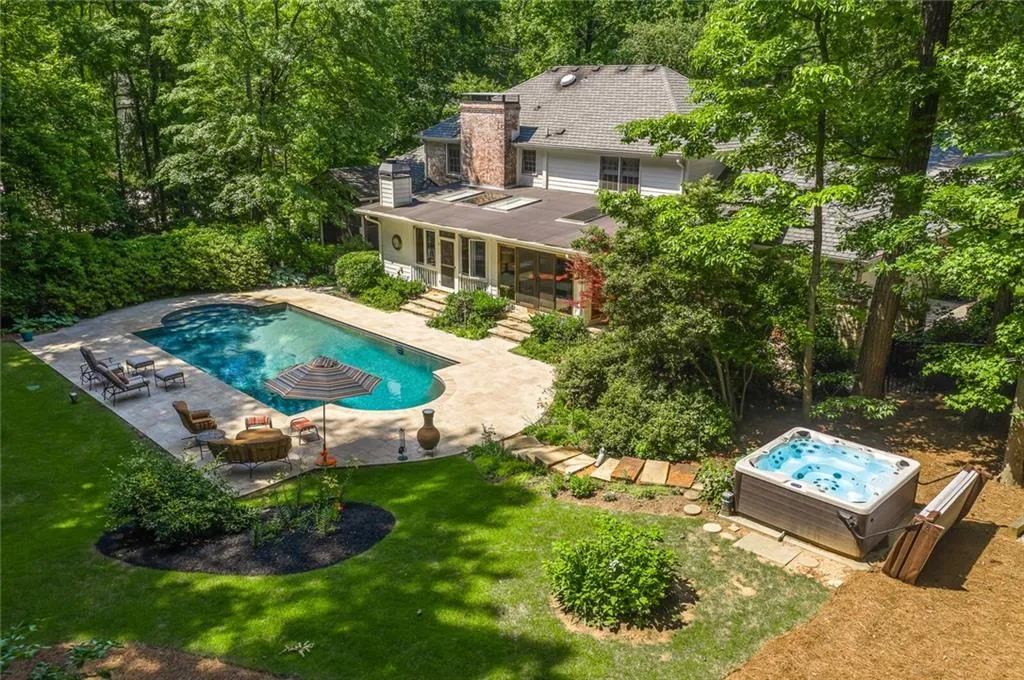 5655 Lake Island Drive, Sandy Springs, Georgia 30327, 6 Bedrooms Bedrooms, ,5 BathroomsBathrooms,Residential,Sold,5655 Lake Island Drive,6727347