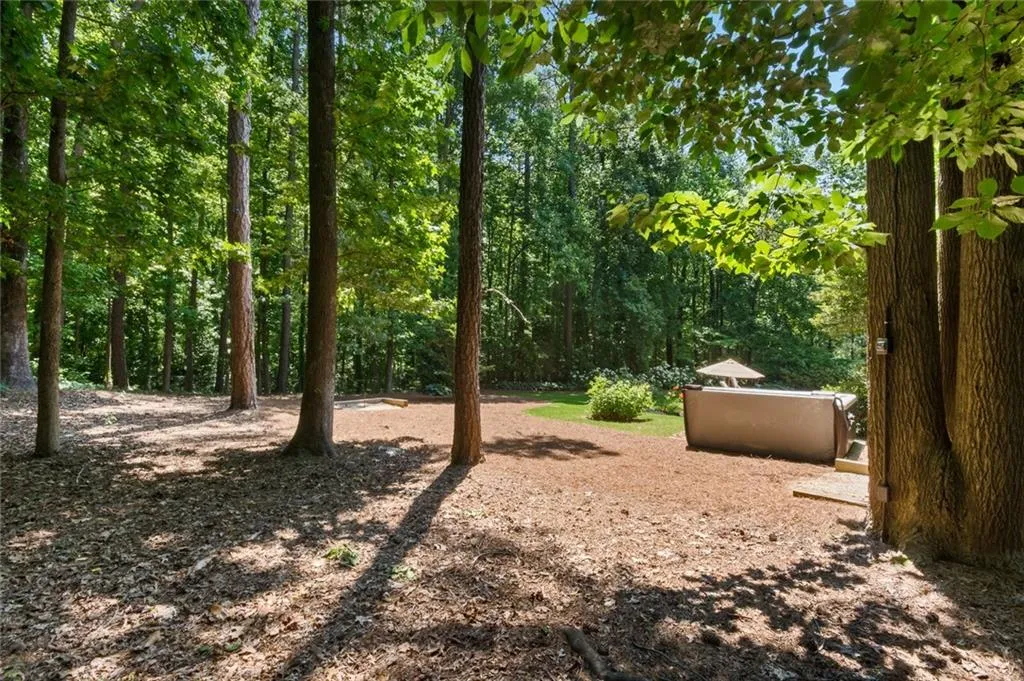 5655 Lake Island Drive, Sandy Springs, Georgia 30327, 6 Bedrooms Bedrooms, ,5 BathroomsBathrooms,Residential,Sold,5655 Lake Island Drive,6727347