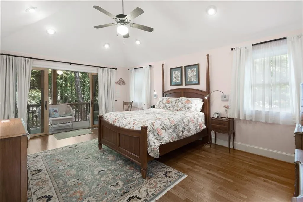 5655 Lake Island Drive, Sandy Springs, Georgia 30327, 6 Bedrooms Bedrooms, ,5 BathroomsBathrooms,Residential,Sold,5655 Lake Island Drive,6727347
