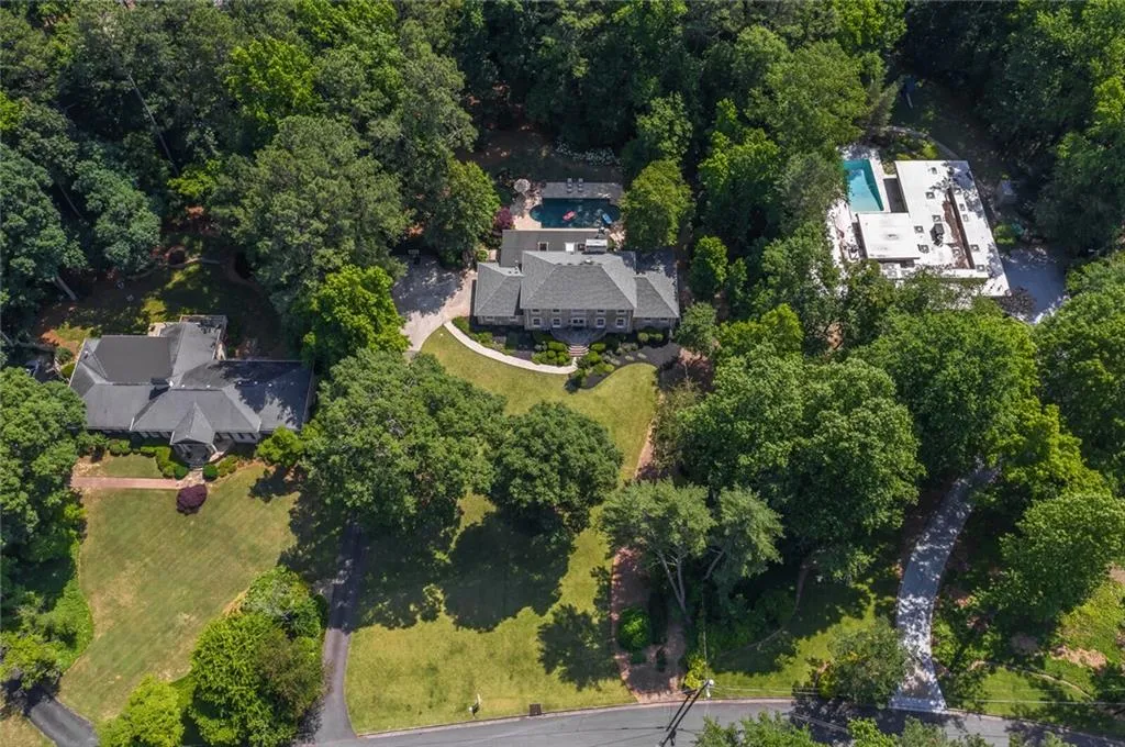 5655 Lake Island Drive, Sandy Springs, Georgia 30327, 6 Bedrooms Bedrooms, ,5 BathroomsBathrooms,Residential,Sold,5655 Lake Island Drive,6727347