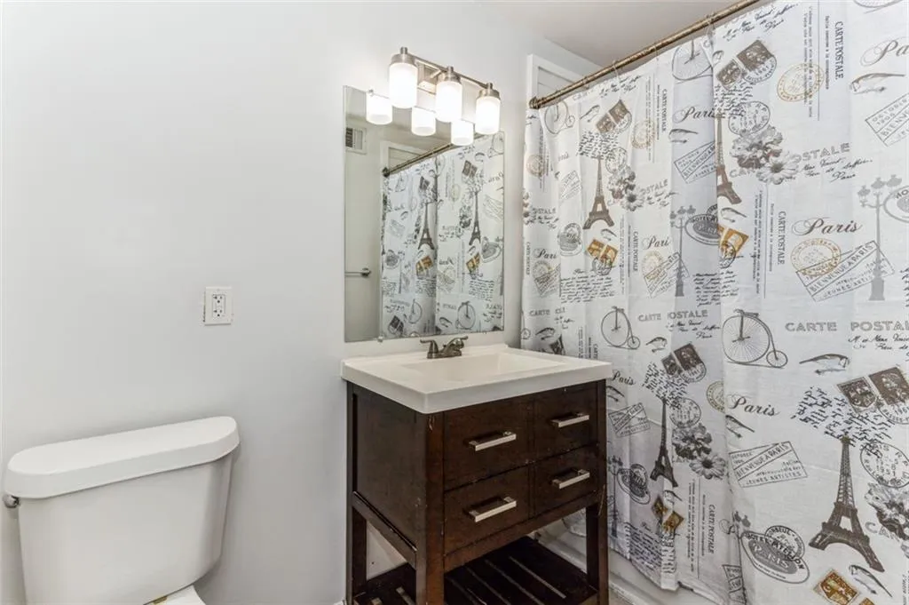 315 Winding River Drive Unit E, Sandy Springs, Georgia 30350, 3 Bedrooms Bedrooms, ,2 BathroomsBathrooms,Residential,Sold,315 Winding River Drive Unit E,7162444