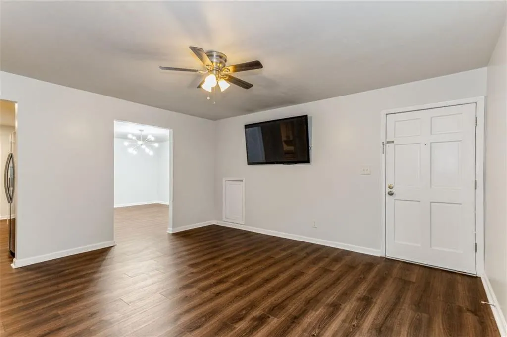 315 Winding River Drive Unit E, Sandy Springs, Georgia 30350, 3 Bedrooms Bedrooms, ,2 BathroomsBathrooms,Residential,Sold,315 Winding River Drive Unit E,7162444