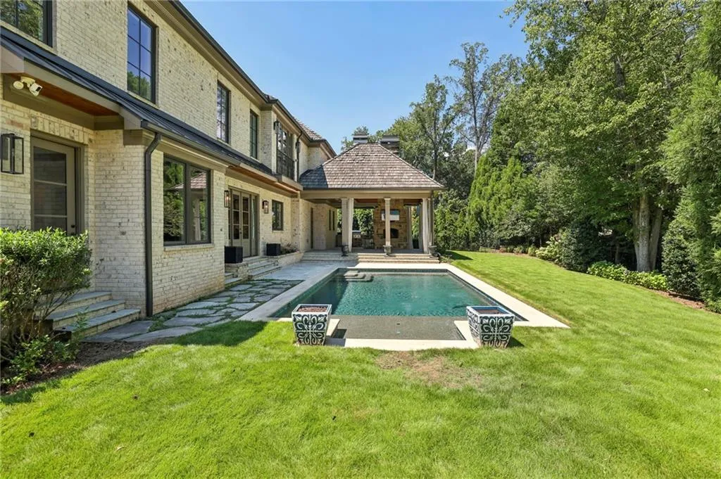 1128 Brookhaven Walk Way Ne, Atlanta, Georgia 30319, 4 Bedrooms Bedrooms, ,3 BathroomsBathrooms,Residential,For Sale,1128 Brookhaven Walk Way Ne,7639320