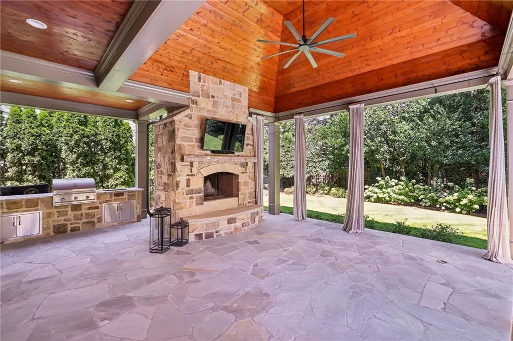 1128 Brookhaven Walk Way Ne, Atlanta, Georgia 30319, 4 Bedrooms Bedrooms, ,3 BathroomsBathrooms,Residential,For Sale,1128 Brookhaven Walk Way Ne,7639320