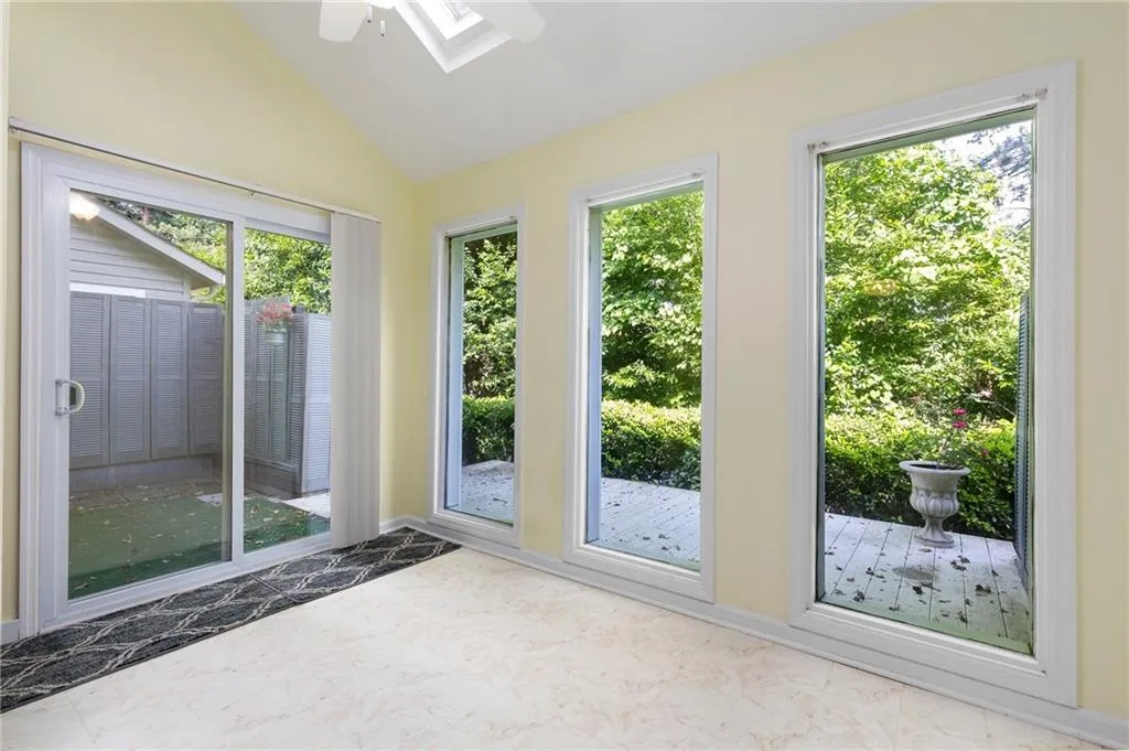 7750 Roswell Road Unit 5f, Sandy Springs, Georgia 30350, 2 Bedrooms Bedrooms, ,1 BathroomBathrooms,Residential,Sold,7750 Roswell Road Unit 5f,7059427