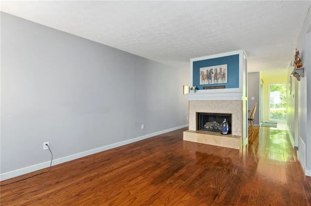 7750 Roswell Road Unit 5f, Sandy Springs, Georgia 30350, 2 Bedrooms Bedrooms, ,1 BathroomBathrooms,Residential,Sold,7750 Roswell Road Unit 5f,7059427