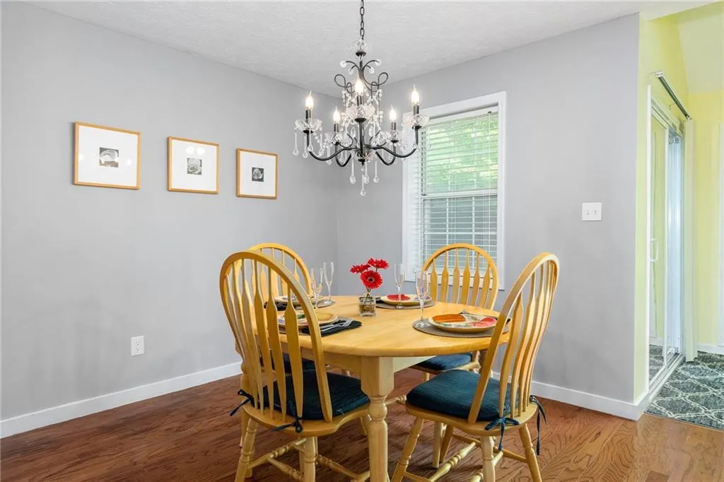 7750 Roswell Road Unit 5f, Sandy Springs, Georgia 30350, 2 Bedrooms Bedrooms, ,1 BathroomBathrooms,Residential,Sold,7750 Roswell Road Unit 5f,7059427