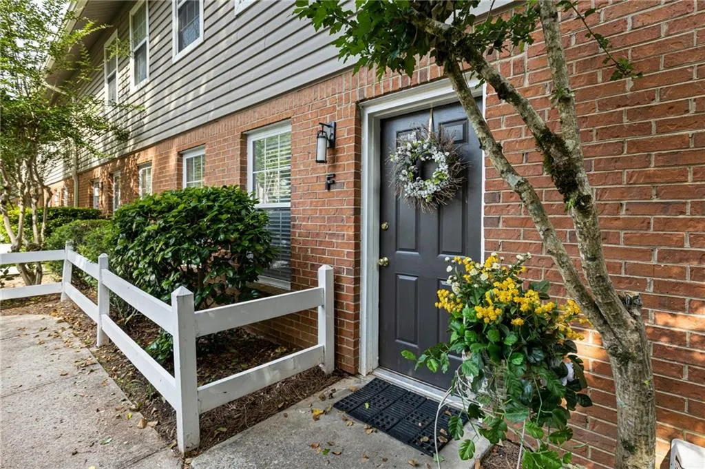 7750 Roswell Road Unit 5f, Sandy Springs, Georgia 30350, 2 Bedrooms Bedrooms, ,1 BathroomBathrooms,Residential,Sold,7750 Roswell Road Unit 5f,7059427