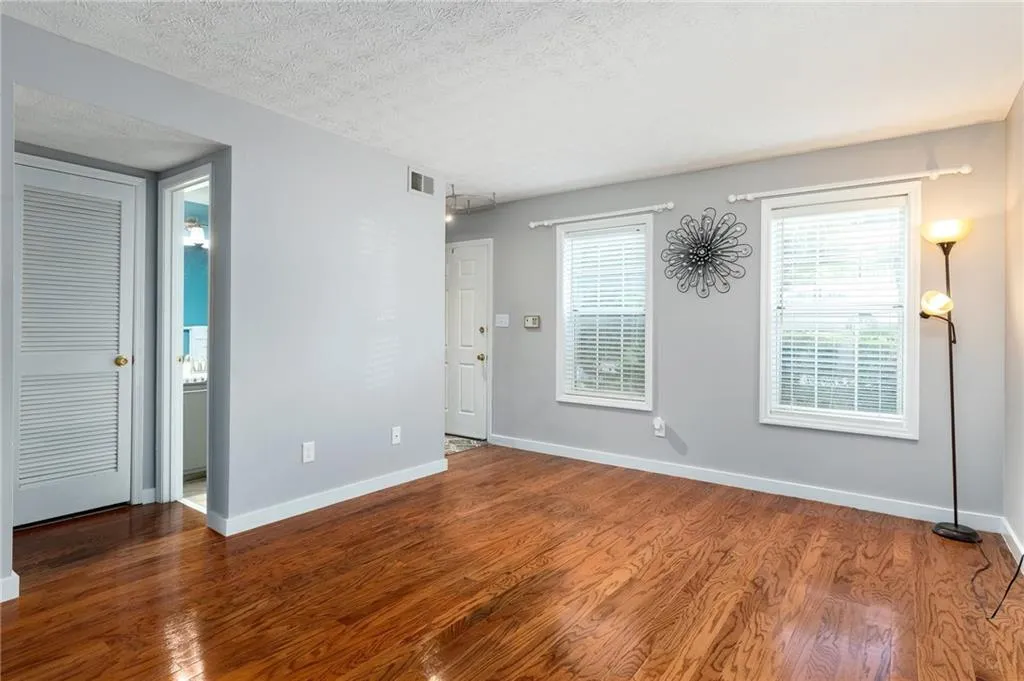 7750 Roswell Road Unit 5f, Sandy Springs, Georgia 30350, 2 Bedrooms Bedrooms, ,1 BathroomBathrooms,Residential,Sold,7750 Roswell Road Unit 5f,7059427