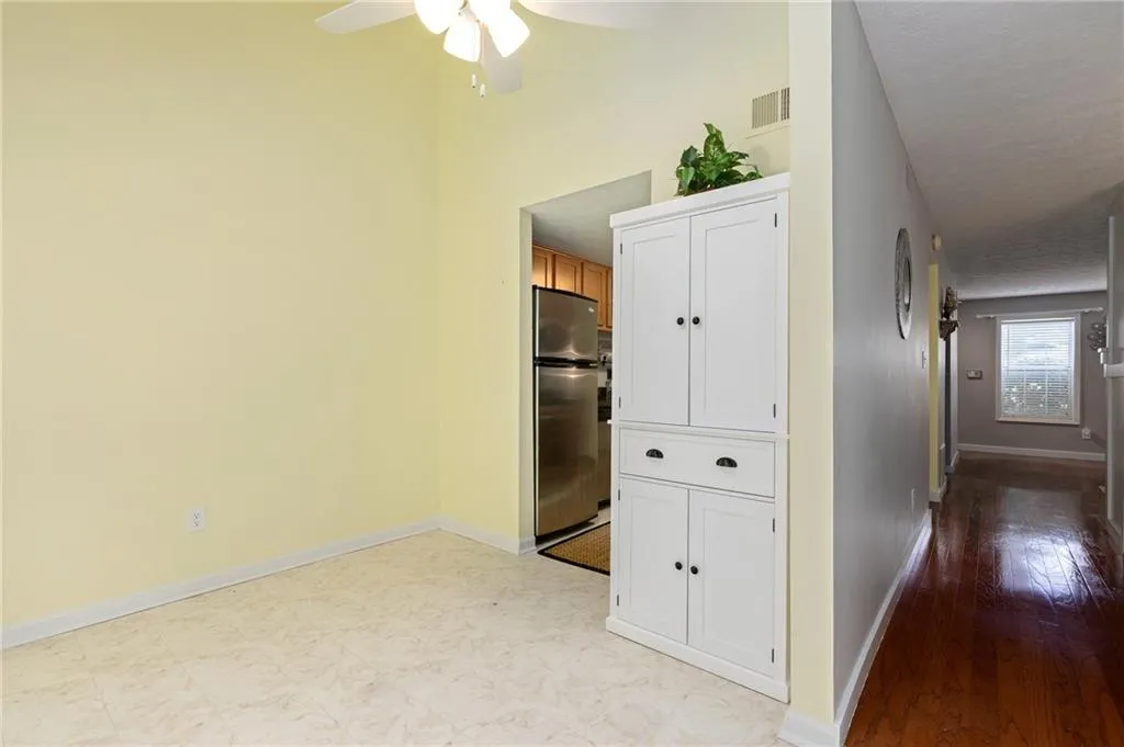 7750 Roswell Road Unit 5f, Sandy Springs, Georgia 30350, 2 Bedrooms Bedrooms, ,1 BathroomBathrooms,Residential,Sold,7750 Roswell Road Unit 5f,7059427