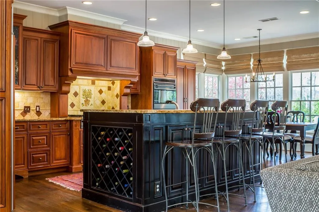 365 Londonberry Road, Sandy Springs, Georgia 30327, 6 Bedrooms Bedrooms, ,6 BathroomsBathrooms,Residential,Sold,365 Londonberry Road,5823900
