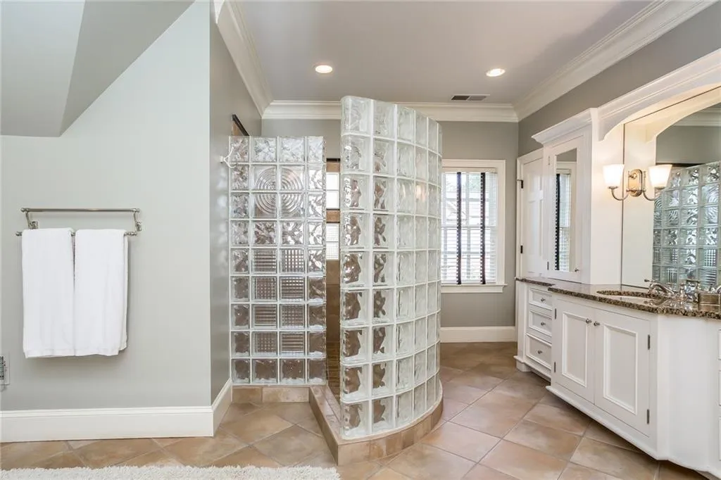 365 Londonberry Road, Sandy Springs, Georgia 30327, 6 Bedrooms Bedrooms, ,6 BathroomsBathrooms,Residential,Sold,365 Londonberry Road,5823900