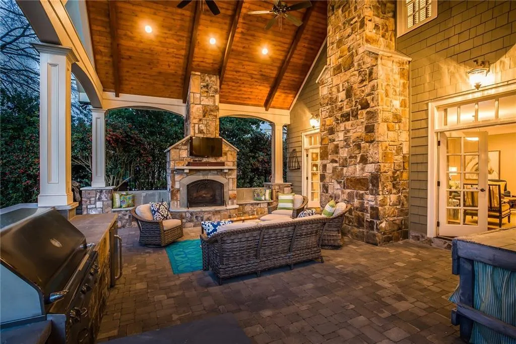 365 Londonberry Road, Sandy Springs, Georgia 30327, 6 Bedrooms Bedrooms, ,6 BathroomsBathrooms,Residential,Sold,365 Londonberry Road,5823900