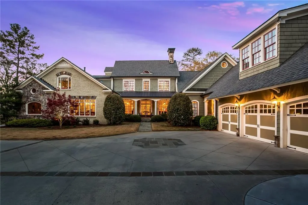 365 Londonberry Road, Sandy Springs, Georgia 30327, 6 Bedrooms Bedrooms, ,6 BathroomsBathrooms,Residential,Sold,365 Londonberry Road,5823900