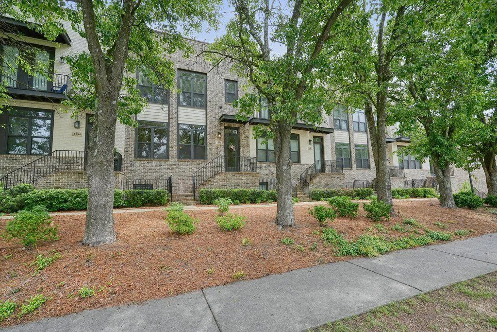 1598 Aldworth Place Se, Atlanta, Georgia 30339, 3 Bedrooms Bedrooms, ,3 BathroomsBathrooms,Residential,For Sale,1598 Aldworth Place Se,7603478