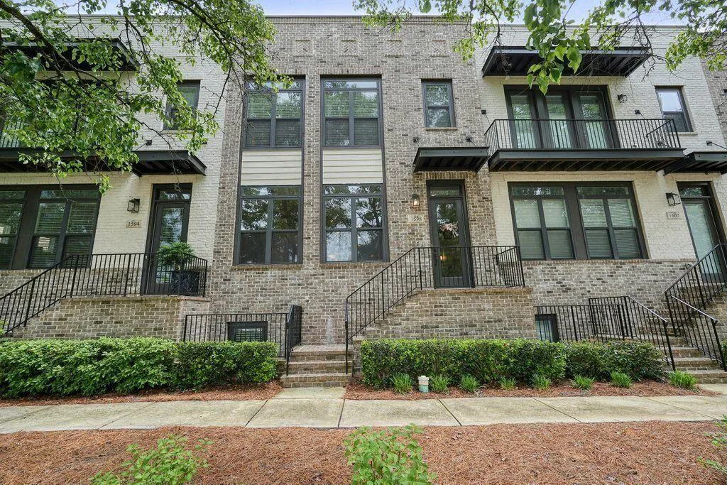 1598 Aldworth Place Se, Atlanta, Georgia 30339, 3 Bedrooms Bedrooms, ,3 BathroomsBathrooms,Residential,For Sale,1598 Aldworth Place Se,7603478