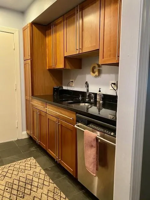 6851 Roswell Road Unit G3, Sandy Springs, Georgia 30328, 1 Bedroom Bedrooms, ,1 BathroomBathrooms,Residential,Sold,6851 Roswell Road Unit G3,6812127