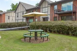 6851 Roswell Road Unit G3, Sandy Springs, Georgia 30328, 1 Bedroom Bedrooms, ,1 BathroomBathrooms,Residential,Sold,6851 Roswell Road Unit G3,6812127