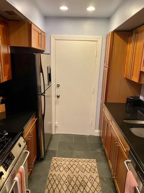 6851 Roswell Road Unit G3, Sandy Springs, Georgia 30328, 1 Bedroom Bedrooms, ,1 BathroomBathrooms,Residential,Sold,6851 Roswell Road Unit G3,6812127