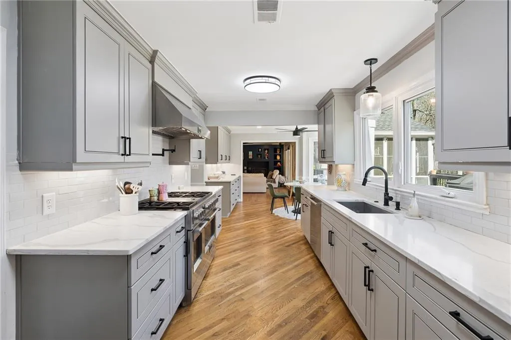 555 Valley Hall Drive, Sandy Springs, Georgia 30350, 6 Bedrooms Bedrooms, ,3 BathroomsBathrooms,Residential,For Sale,555 Valley Hall Drive,7740137