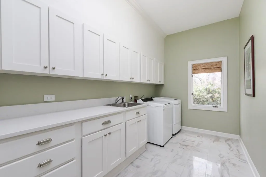 5300 Cross Roads Manor, Sandy Springs, Georgia 30327, 7 Bedrooms Bedrooms, ,5 BathroomsBathrooms,Residential,Sold,5300 Cross Roads Manor,6854791