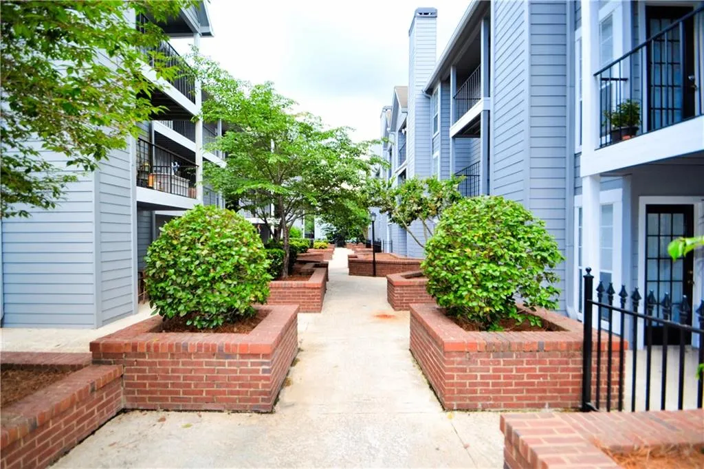 426 Granville Court, Atlanta, Georgia 30328, 2 Bedrooms Bedrooms, ,2 BathroomsBathrooms,Residential,Sold,426 Granville Court,6016807