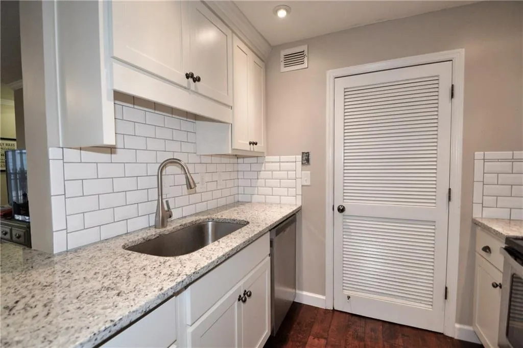 426 Granville Court, Atlanta, Georgia 30328, 2 Bedrooms Bedrooms, ,2 BathroomsBathrooms,Residential,Sold,426 Granville Court,6016807