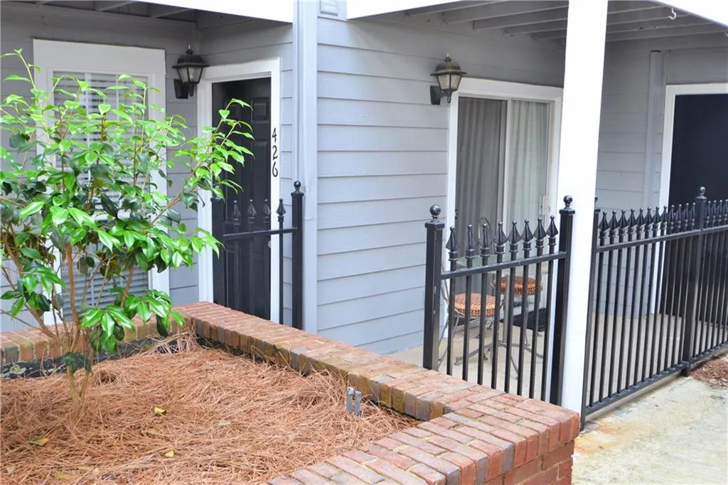 426 Granville Court, Atlanta, Georgia 30328, 2 Bedrooms Bedrooms, ,2 BathroomsBathrooms,Residential,Sold,426 Granville Court,6016807