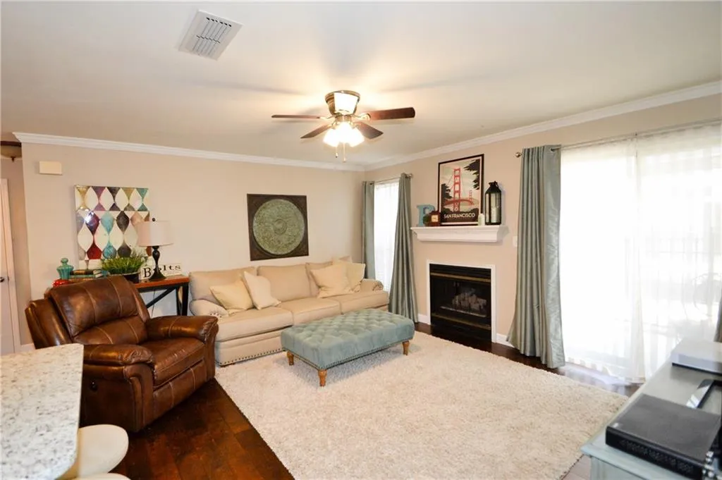 426 Granville Court, Atlanta, Georgia 30328, 2 Bedrooms Bedrooms, ,2 BathroomsBathrooms,Residential,Sold,426 Granville Court,6016807