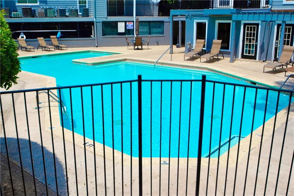 426 Granville Court, Atlanta, Georgia 30328, 2 Bedrooms Bedrooms, ,2 BathroomsBathrooms,Residential,Sold,426 Granville Court,6016807