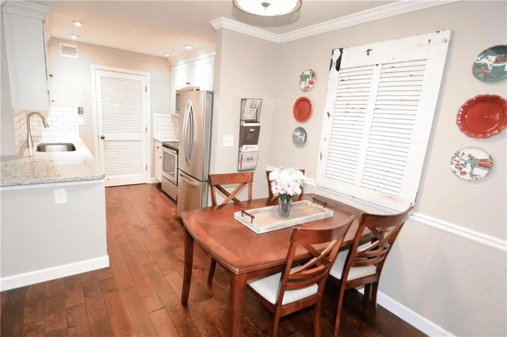 426 Granville Court, Atlanta, Georgia 30328, 2 Bedrooms Bedrooms, ,2 BathroomsBathrooms,Residential,Sold,426 Granville Court,6016807