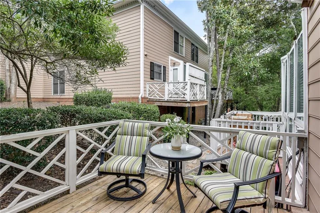 7500 Roswell Road Unit 30, Sandy Springs, Georgia 30350, 2 Bedrooms Bedrooms, ,2 BathroomsBathrooms,Residential,Sold,7500 Roswell Road Unit 30,6596566