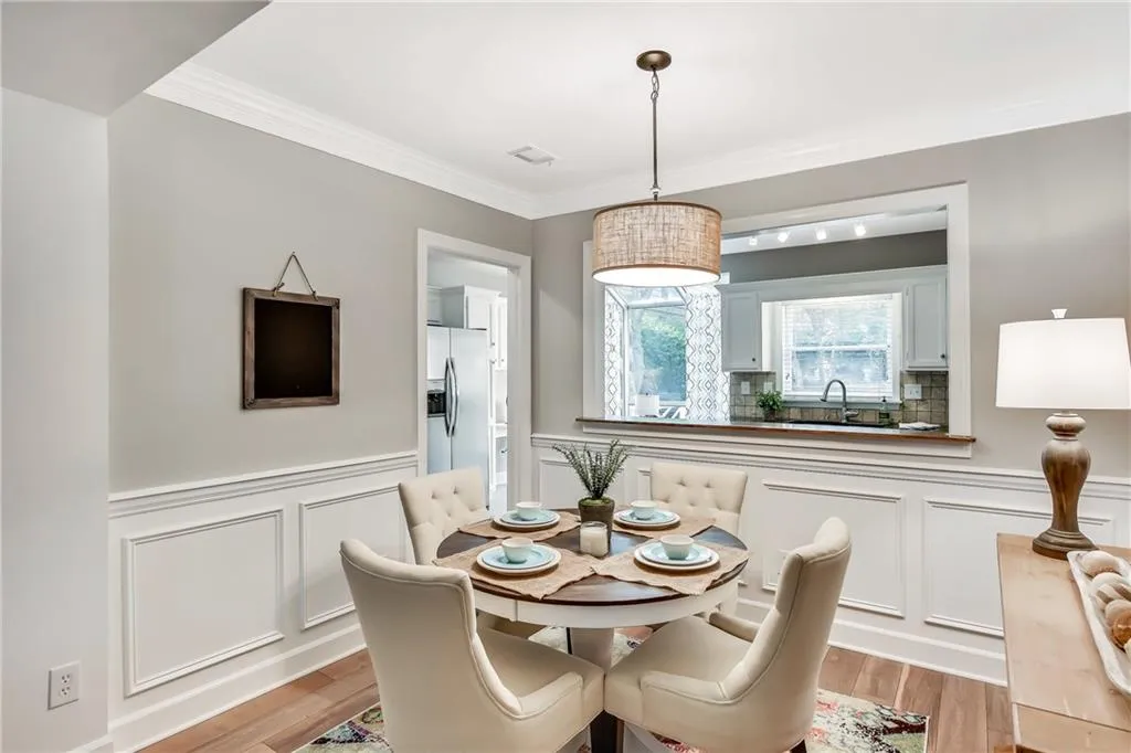 7500 Roswell Road Unit 30, Sandy Springs, Georgia 30350, 2 Bedrooms Bedrooms, ,2 BathroomsBathrooms,Residential,Sold,7500 Roswell Road Unit 30,6596566