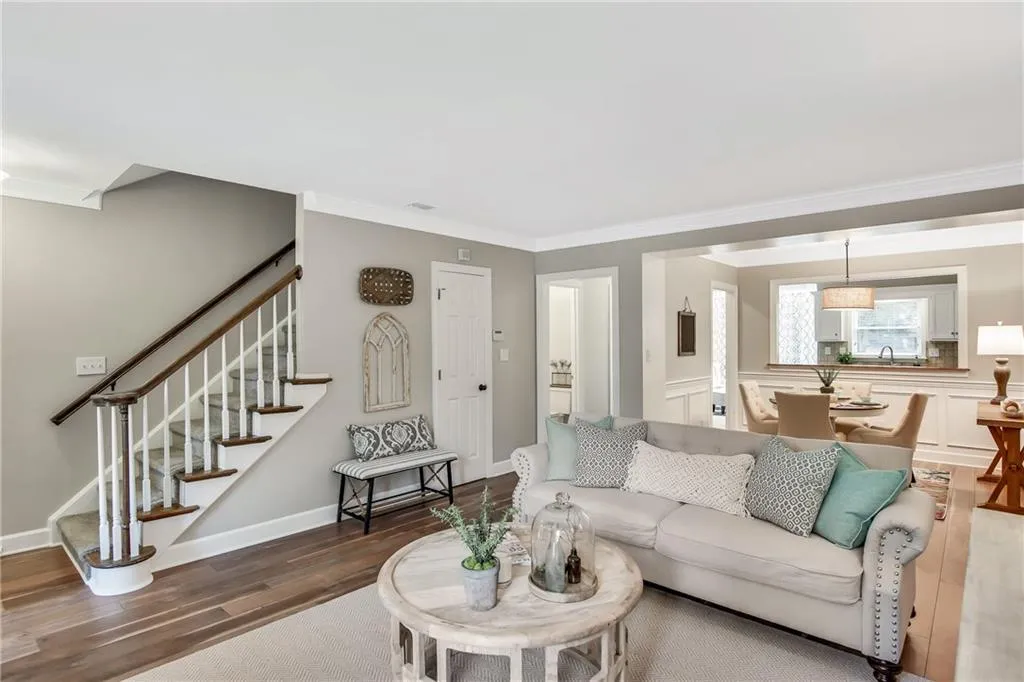 7500 Roswell Road Unit 30, Sandy Springs, Georgia 30350, 2 Bedrooms Bedrooms, ,2 BathroomsBathrooms,Residential,Sold,7500 Roswell Road Unit 30,6596566