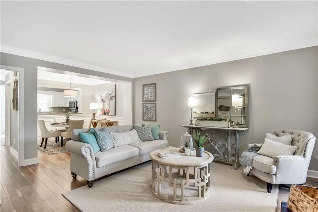 7500 Roswell Road Unit 30, Sandy Springs, Georgia 30350, 2 Bedrooms Bedrooms, ,2 BathroomsBathrooms,Residential,Sold,7500 Roswell Road Unit 30,6596566