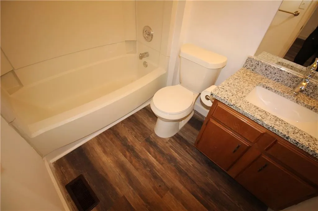 3107 Queen Anne Court, Sandy Springs, Georgia 30350, 2 Bedrooms Bedrooms, ,2 BathroomsBathrooms,Residential,Sold,3107 Queen Anne Court,7159803