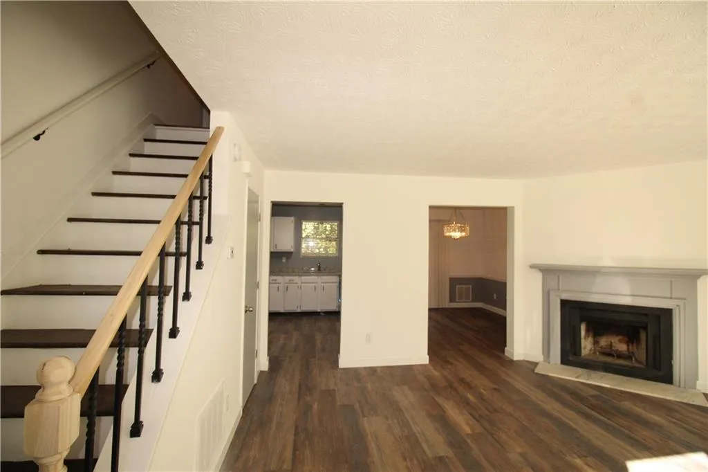 3107 Queen Anne Court, Sandy Springs, Georgia 30350, 2 Bedrooms Bedrooms, ,2 BathroomsBathrooms,Residential,Sold,3107 Queen Anne Court,7159803